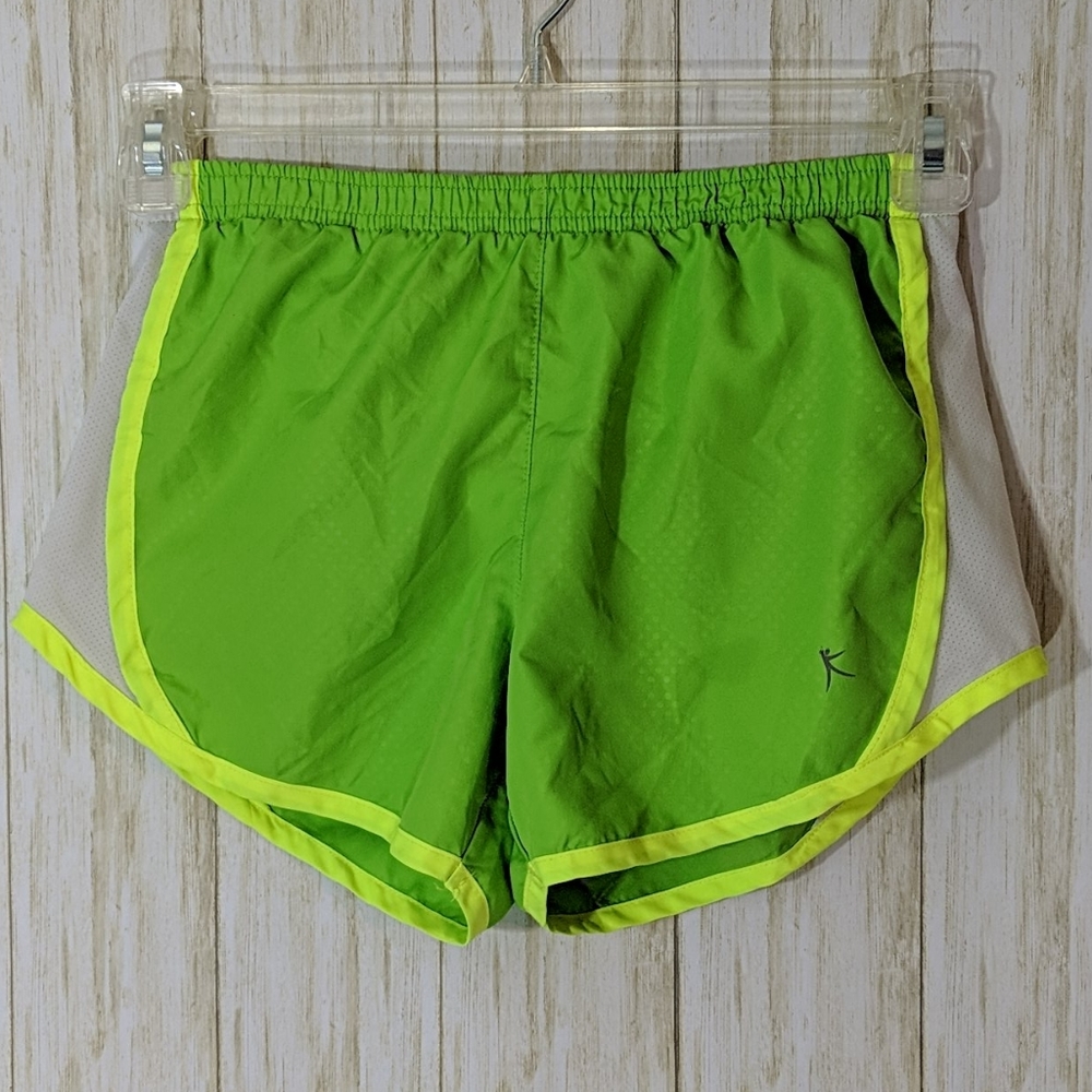 Danskin now shorts size L